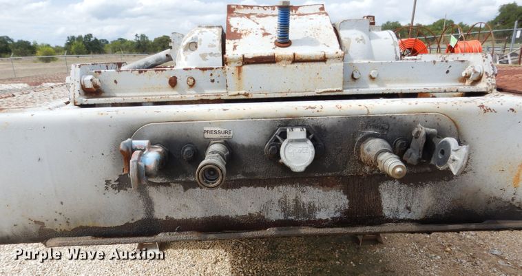 image for item DF2642 2000 Trail King TK70HT-482 drop deck equipment trailer