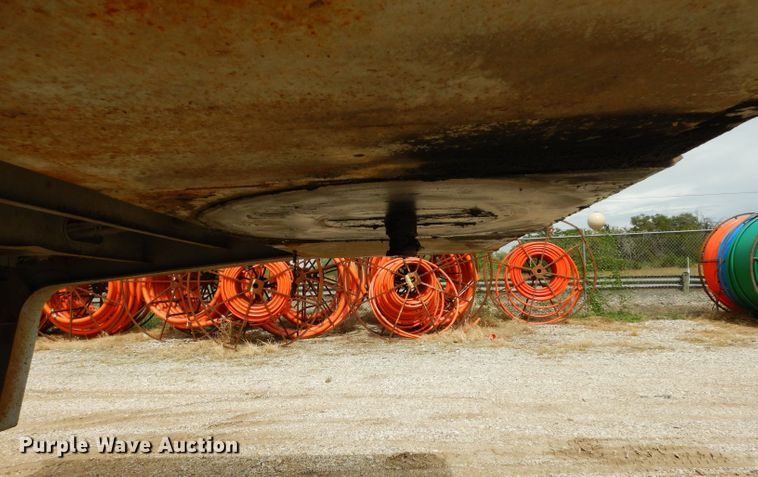 image for item DF2642 2000 Trail King TK70HT-482 drop deck equipment trailer