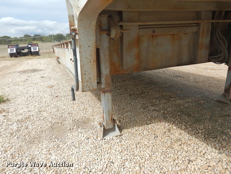 image for item DF2642 2000 Trail King TK70HT-482 drop deck equipment trailer
