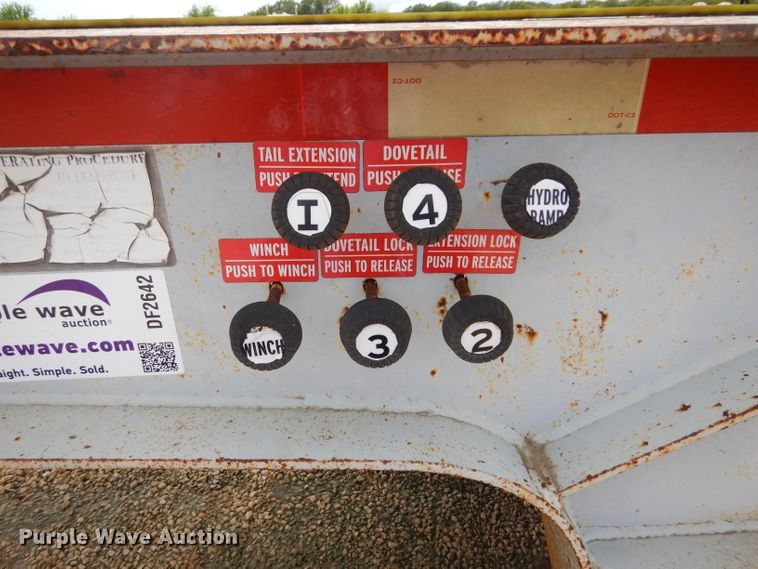 image for item DF2642 2000 Trail King TK70HT-482 drop deck equipment trailer