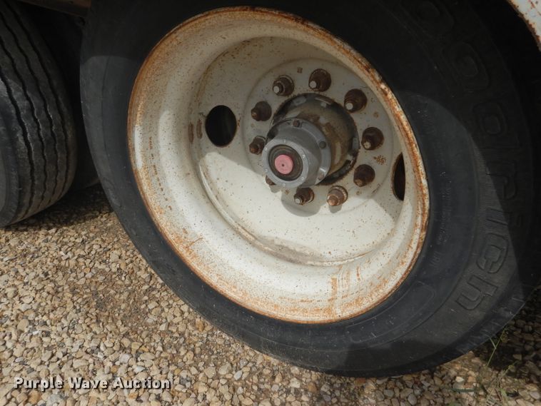 image for item DF2642 2000 Trail King TK70HT-482 drop deck equipment trailer