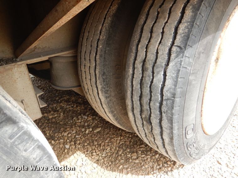 image for item DF2642 2000 Trail King TK70HT-482 drop deck equipment trailer