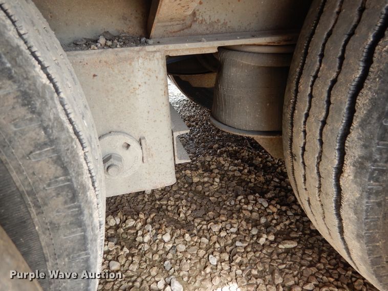 image for item DF2642 2000 Trail King TK70HT-482 drop deck equipment trailer