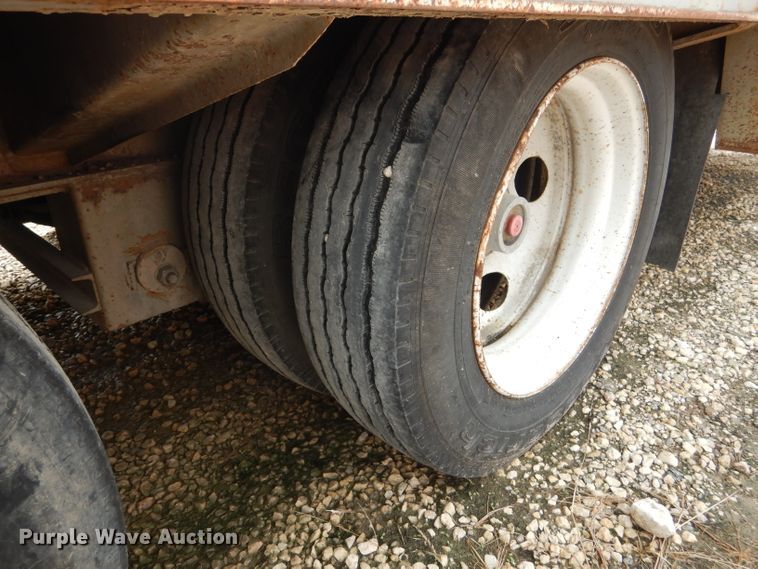 image for item DF2642 2000 Trail King TK70HT-482 drop deck equipment trailer