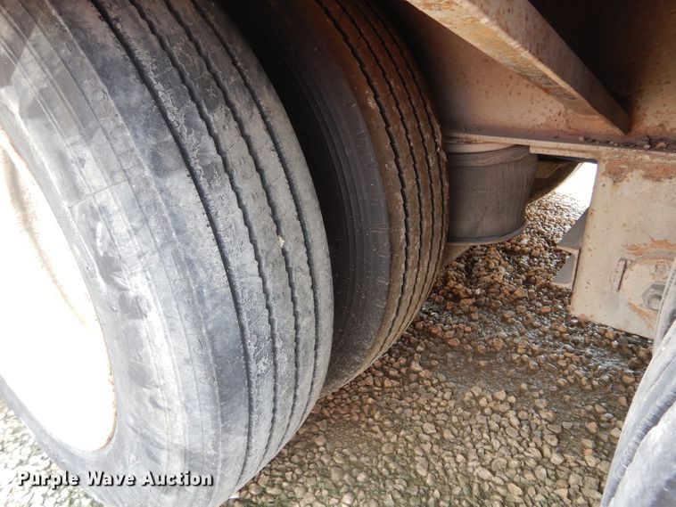 image for item DF2642 2000 Trail King TK70HT-482 drop deck equipment trailer