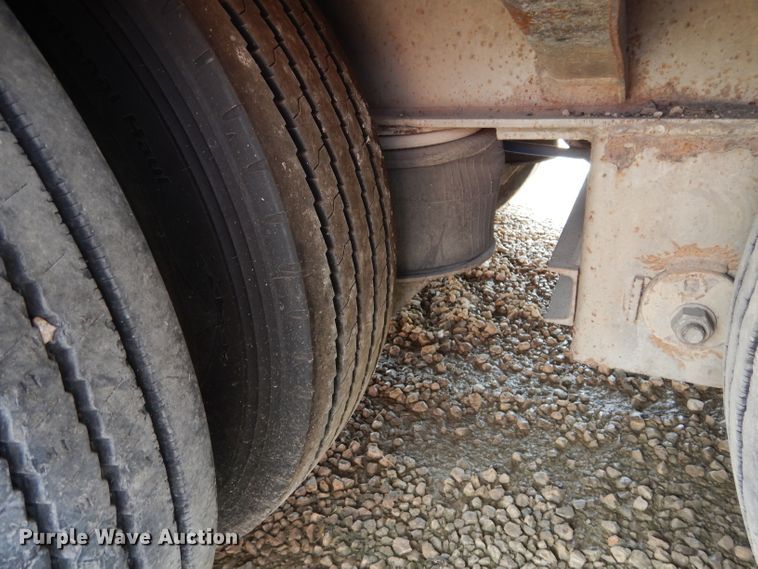 image for item DF2642 2000 Trail King TK70HT-482 drop deck equipment trailer