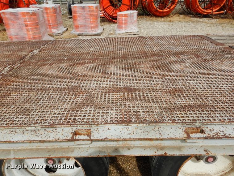 image for item DF2642 2000 Trail King TK70HT-482 drop deck equipment trailer