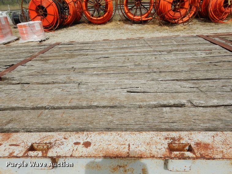 image for item DF2642 2000 Trail King TK70HT-482 drop deck equipment trailer