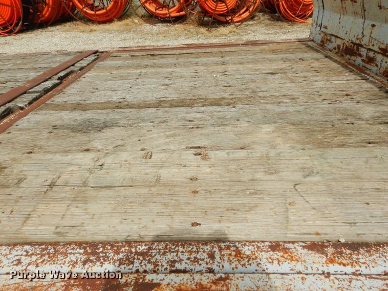 image for item DF2642 2000 Trail King TK70HT-482 drop deck equipment trailer