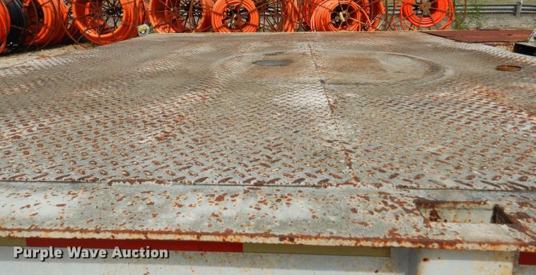 image for item DF2642 2000 Trail King TK70HT-482 drop deck equipment trailer