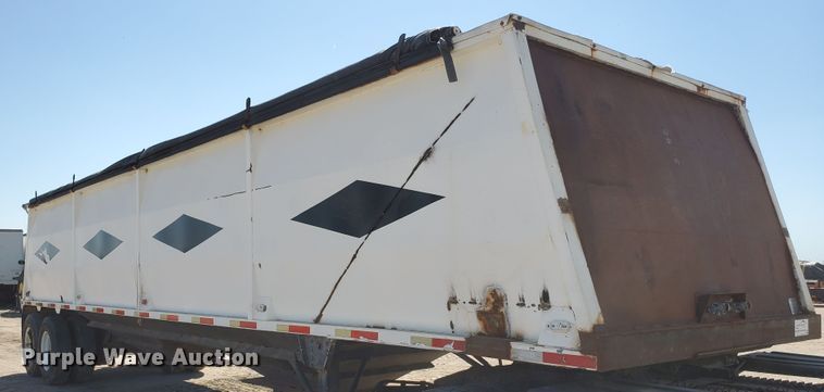 image for item DF5699 1994 Wheeler double hopper grain trailer