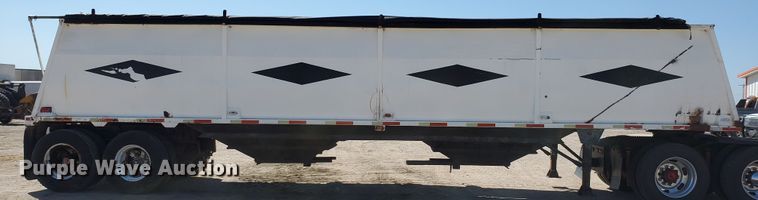 image for item DF5699 1994 Wheeler double hopper grain trailer