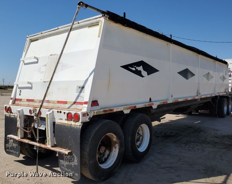 image for item DF5699 1994 Wheeler double hopper grain trailer