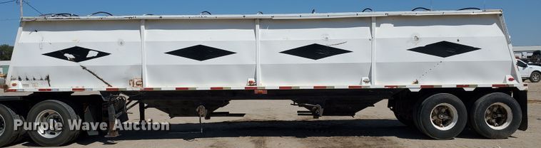 image for item DF5699 1994 Wheeler double hopper grain trailer