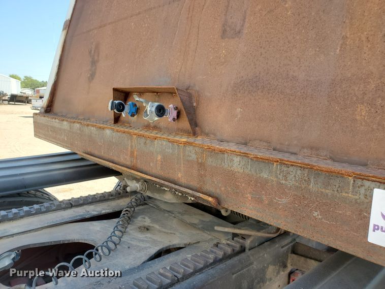 image for item DF5699 1994 Wheeler double hopper grain trailer