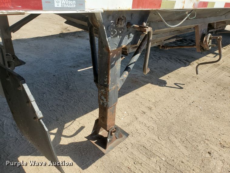 image for item DF5699 1994 Wheeler double hopper grain trailer