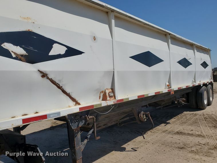 image for item DF5699 1994 Wheeler double hopper grain trailer