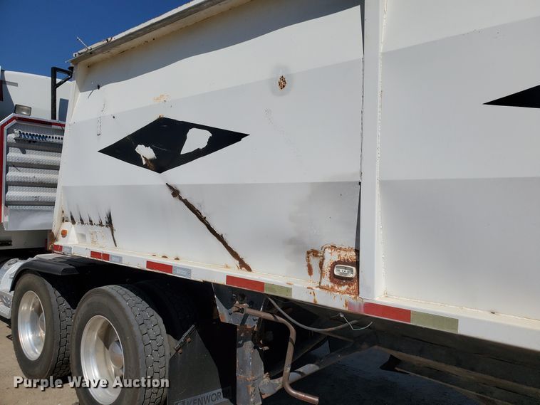 image for item DF5699 1994 Wheeler double hopper grain trailer