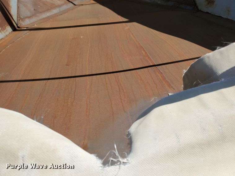 image for item DF5699 1994 Wheeler double hopper grain trailer