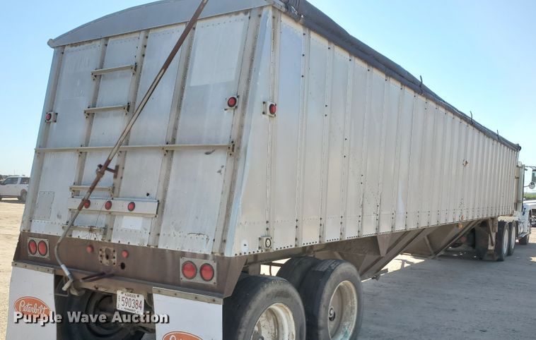 image for item DF5701 1983 Meritt GS-420-20 double hopper grain trailer