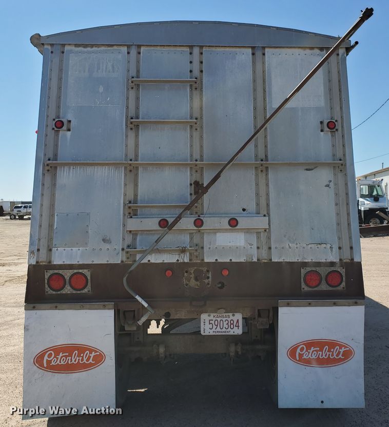image for item DF5701 1983 Meritt GS-420-20 double hopper grain trailer