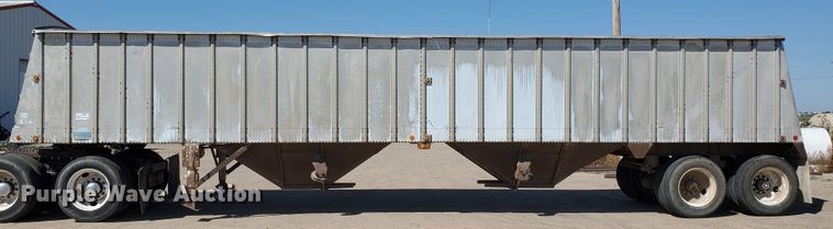 image for item DF5701 1983 Meritt GS-420-20 double hopper grain trailer