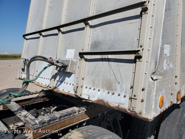 image for item DF5701 1983 Meritt GS-420-20 double hopper grain trailer