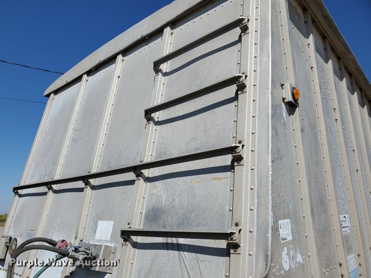 image for item DF5701 1983 Meritt GS-420-20 double hopper grain trailer