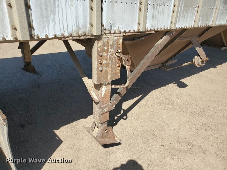 image for item DF5701 1983 Meritt GS-420-20 double hopper grain trailer