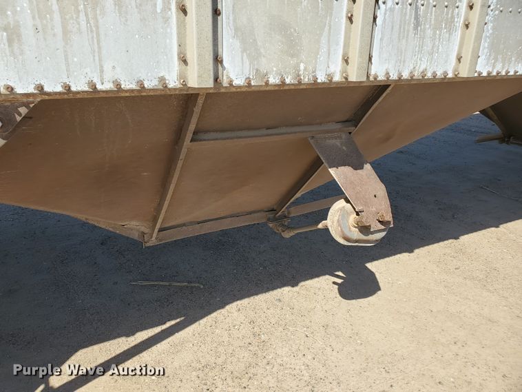 image for item DF5701 1983 Meritt GS-420-20 double hopper grain trailer