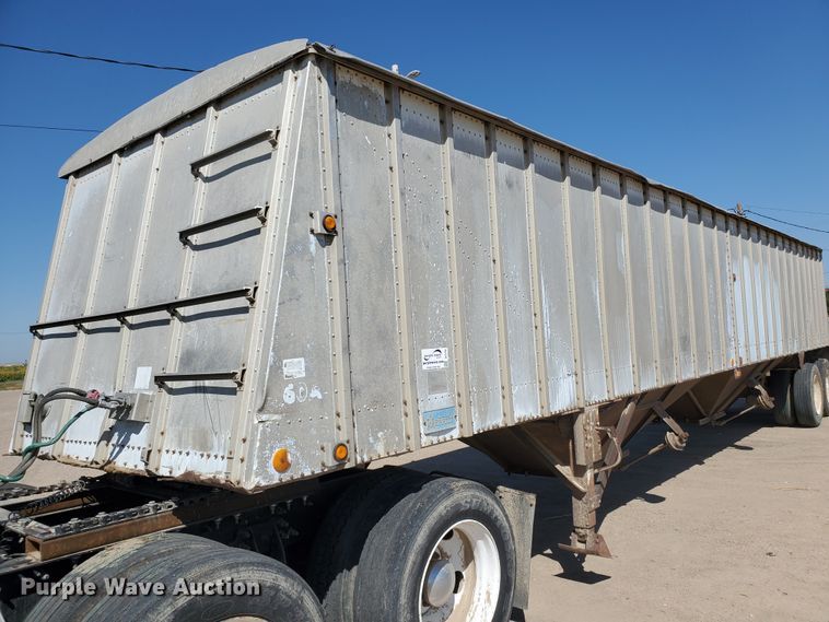 image for item DF5701 1983 Meritt GS-420-20 double hopper grain trailer