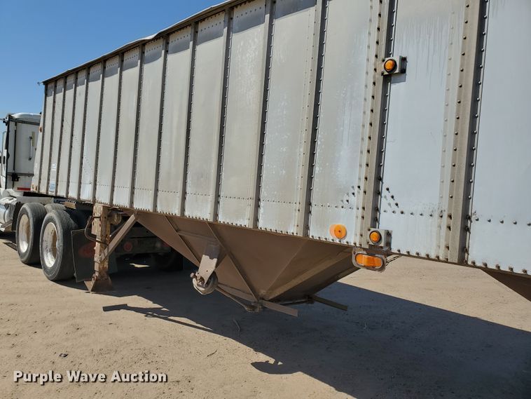 image for item DF5701 1983 Meritt GS-420-20 double hopper grain trailer