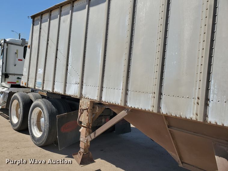 image for item DF5701 1983 Meritt GS-420-20 double hopper grain trailer