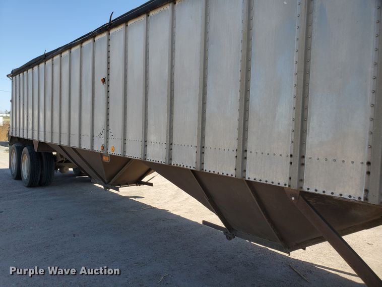 image for item DF5701 1983 Meritt GS-420-20 double hopper grain trailer