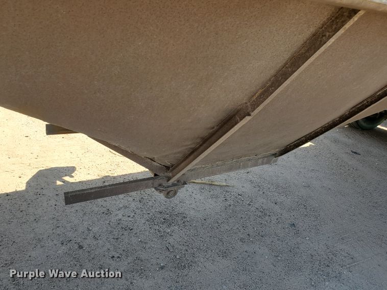 image for item DF5701 1983 Meritt GS-420-20 double hopper grain trailer