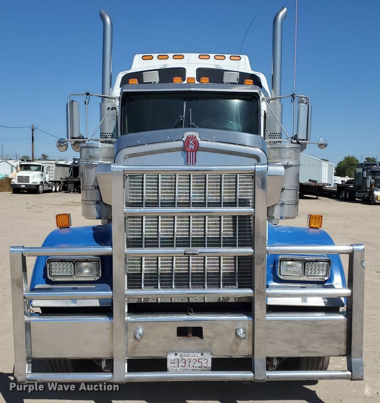 image for item DF5704 2006 Kenworth W900L  semi truck