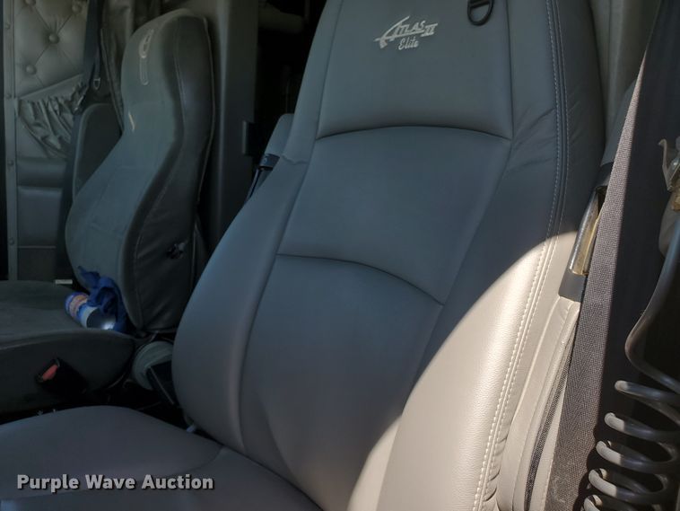 image for item DF5704 2006 Kenworth W900L  semi truck