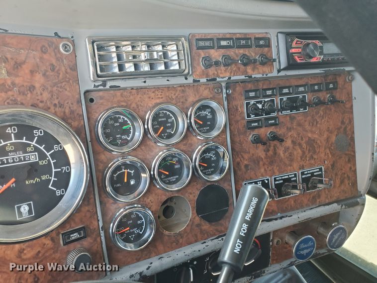 image for item DF5704 2006 Kenworth W900L  semi truck