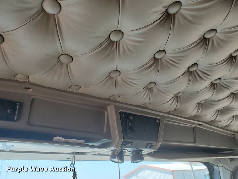 image for item DF5704 2006 Kenworth W900L  semi truck