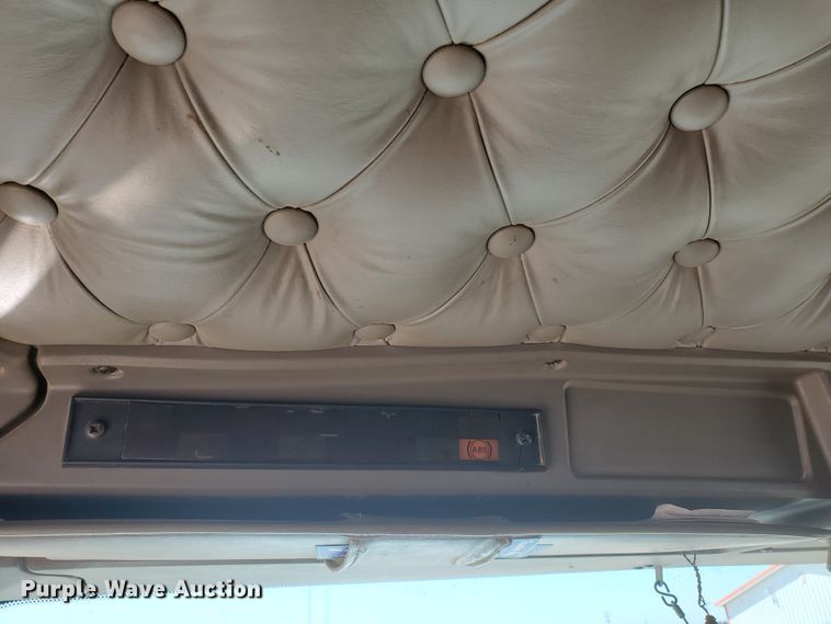 image for item DF5704 2006 Kenworth W900L  semi truck