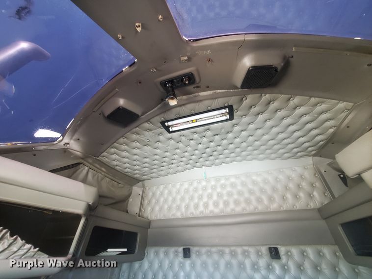 image for item DF5704 2006 Kenworth W900L  semi truck