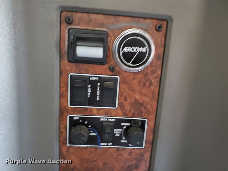 image for item DF5704 2006 Kenworth W900L  semi truck