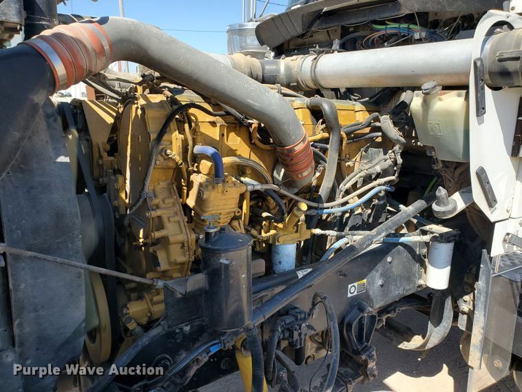 image for item DF5704 2006 Kenworth W900L  semi truck