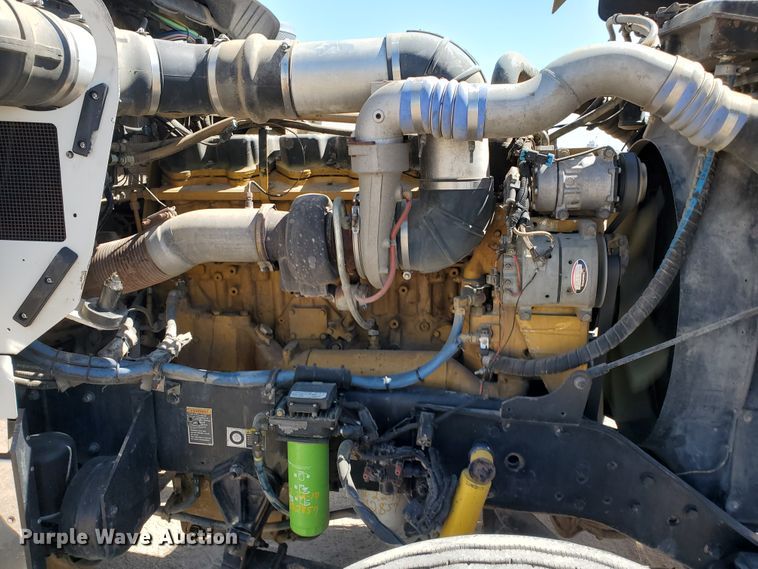 image for item DF5704 2006 Kenworth W900L  semi truck