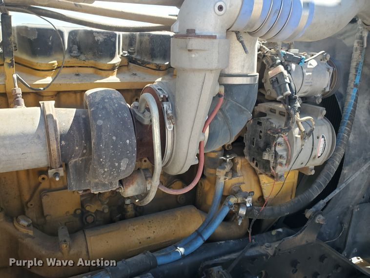 image for item DF5704 2006 Kenworth W900L  semi truck