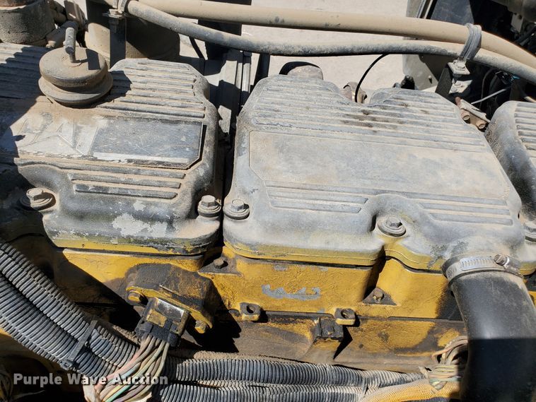 image for item DF5704 2006 Kenworth W900L  semi truck