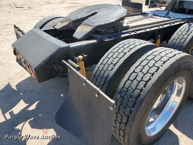 image for item DF5704 2006 Kenworth W900L  semi truck