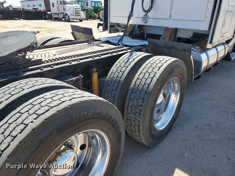 image for item DF5704 2006 Kenworth W900L  semi truck