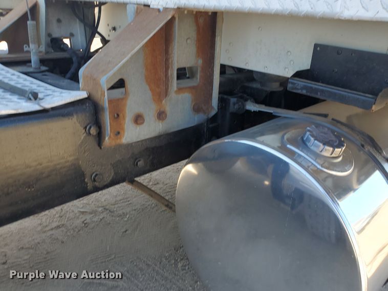 image for item DF5704 2006 Kenworth W900L  semi truck