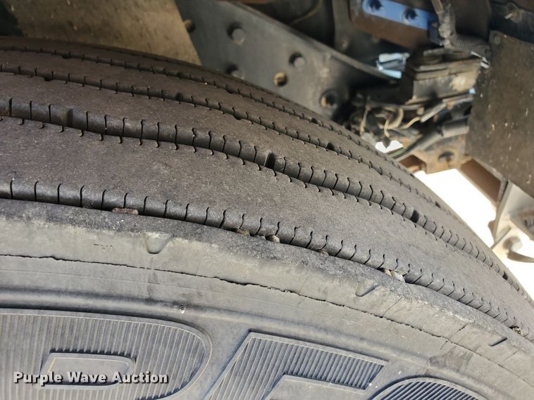 image for item DF5704 2006 Kenworth W900L  semi truck